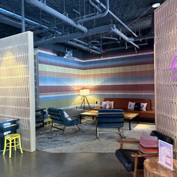 Moxy Austin - University - Hotels Near Me - Austin, Texas