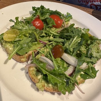Yard House - IG: dinewithclydeandjy | Avocado Toast - New American Near Me - Concord, California