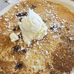 Moonakis Cafe - 1/2 Chocolate chip pancake.