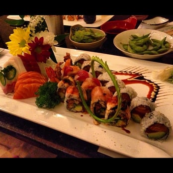 To-ne Sushi - Legend and Toronto rolls with mixed sashimi - very good, especially the Legend roll! - Japanese Near Me - Toronto, Ontario To-ne Sushi - Legend and Toronto rolls with mixed sashimi - very good, especially the Legend roll! - Japanese Near Me - Toronto, Ontario
