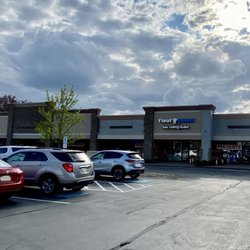 Hampton Shoppes - Left side of strip mall