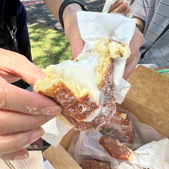Leonard's Pearlridge Malasada Mobile - Desserts Near Me - Aiea, Hawaii