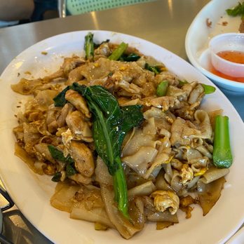 Sanamluang Cafe - Thai Near Me - North Hollywood, California Sanamluang Cafe - Thai Near Me - North Hollywood, California