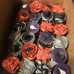 Legacy Cakes - Our scary gothic themed cupcakes!