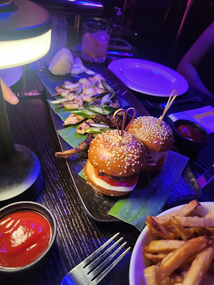 STRINGFELLOWS - Updated July 2025 - 13 Photos - 16-19 Upper St Martin's ...