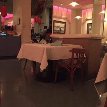 Duc's Bistro - Nice settings for Valentines! - French Near Me - Honolulu, Hawaii Duc's Bistro - Nice settings for Valentines! - French Near Me - Honolulu, Hawaii