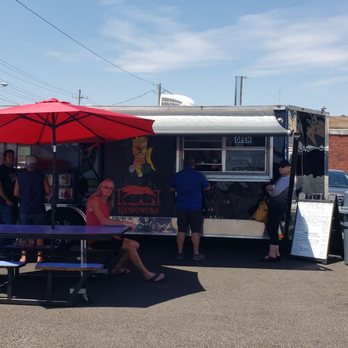 El Maseton Lechonera - The food truck is in the parking lot of the market - Food Trucks Near Me - Springfield, Missouri El Maseton Lechonera - The food truck is in the parking lot of the market - Food Trucks Near Me - Springfield, Missouri