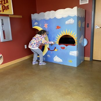Madison Children's Museum - Pizza oven - Children's Museums Near Me - Madison, Wisconsin