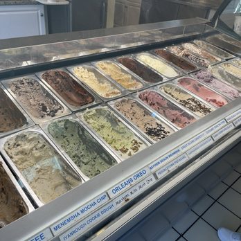 Cape Cod Creamery - homemade ice cream - Ice Cream & Frozen Yogurt Near Me - Dennis, Massachusetts
