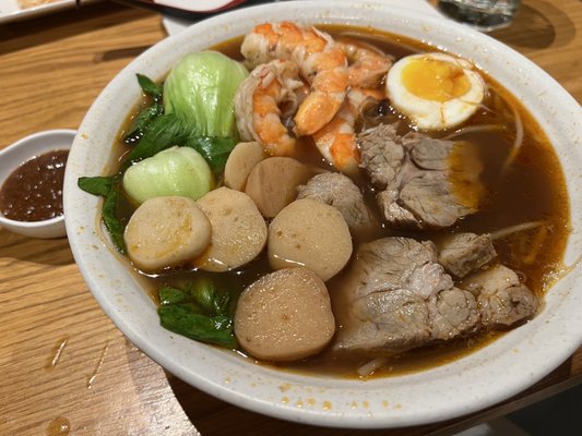 Mama Chow by null