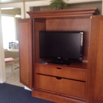 The Senate Luxury Suites - Hotels Near Me - Topeka, Kansas The Senate Luxury Suites - Hotels Near Me - Topeka, Kansas