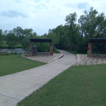 Hutto Lake Park - Parks Near Me - Hutto, Texas
