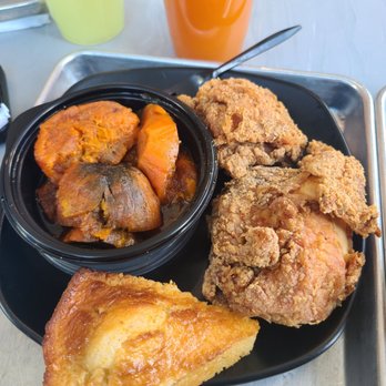 Cornbread Brooklyn - Fried chicken, yams and cornbread. House mad punch and lemonade - Soul Food Near Me - Brooklyn, New York Cornbread Brooklyn - Fried chicken, yams and cornbread. House mad punch and lemonade - Soul Food Near Me - Brooklyn, New York
