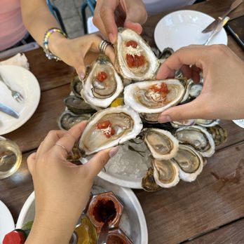 Rodney's Oyster House - Seafood Near Me - Toronto, Ontario