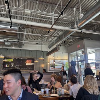 First Watch - Inside - Breakfast & Brunch Near Me - Des Plaines, Illinois