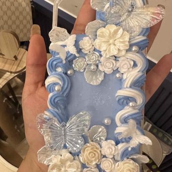 Tutugether Newbury Street - Arts & Crafts Near Me - Boston, Massachusetts