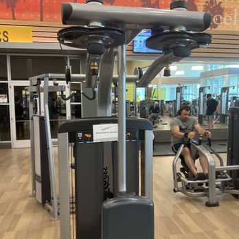 LA Fitness - This machine has been broken at this location for 3 months. It's going down hill fast. Ugh - Gyms Near Me - Frisco, Texas LA Fitness - This machine has been broken at this location for 3 months. It's going down hill fast. Ugh - Gyms Near Me - Frisco, Texas