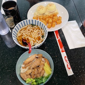 Fresh Bites Hawaii - Veggie Benedict w/ tator tots Udon w/ Teri chix combo - Poke Near Me - Honolulu, Hawaii Fresh Bites Hawaii - Veggie Benedict w/ tator tots Udon w/ Teri chix combo - Poke Near Me - Honolulu, Hawaii