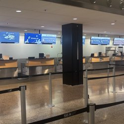 STARLUX Airlines - Check-in Counters