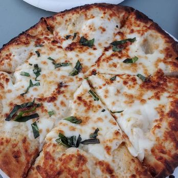 Rolling Oven - Pizza Bianca - Food Trucks Near Me - Lexington, Kentucky Rolling Oven - Pizza Bianca - Food Trucks Near Me - Lexington, Kentucky