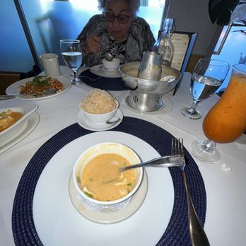 Swaddee - Tom Yum soup pot. With Thai Iced Tea. - Thai Near Me - Coronado, California