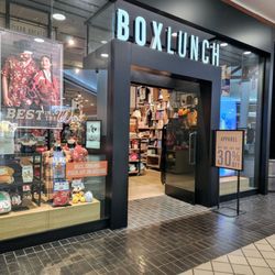 Box Lunch - Entrance