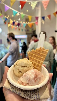 Jeni's Splendid Ice Creams by null