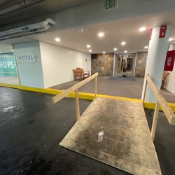 Delta Hotels by Marriott Baltimore North - Garage entrance