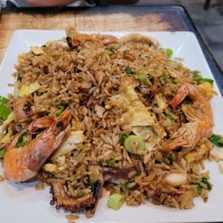 Pollo y Carbón - Mixed seafood chau fa