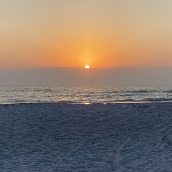 Silver Surf Gulf Beach Resort - Sunset - Resorts Near Me - Bradenton Beach, Florida Silver Surf Gulf Beach Resort - Sunset - Resorts Near Me - Bradenton Beach, Florida