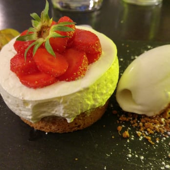 L'Escorial - Sablé breton et fraises, glace à la cannelle - Restaurants Near Me - Bordeaux, 33