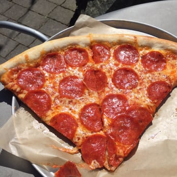 Pagliacci Pizza - Pepperoni - Pizza Near Me - Bellevue, Washington Pagliacci Pizza - Pepperoni - Pizza Near Me - Bellevue, Washington
