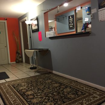 Petlane Grooming - Reception area and door to the bathroom - Pet Groomers Near Me - Edmonton, Alberta Petlane Grooming - Reception area and door to the bathroom - Pet Groomers Near Me - Edmonton, Alberta