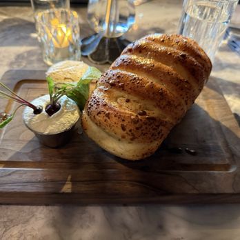 Wolf by Vanderpump at Caesars Republic Lake Tahoe - Delicious bread! - American Near Me - Stateline, Nevada