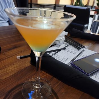 Yard House - Malibu peach - New American Near Me - Willow Grove, Pennsylvania