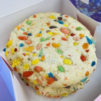 Crumbl - Concord - Cereal Sandwich - Bakeries Near Me - Concord, California Crumbl - Concord - Cereal Sandwich - Bakeries Near Me - Concord, California