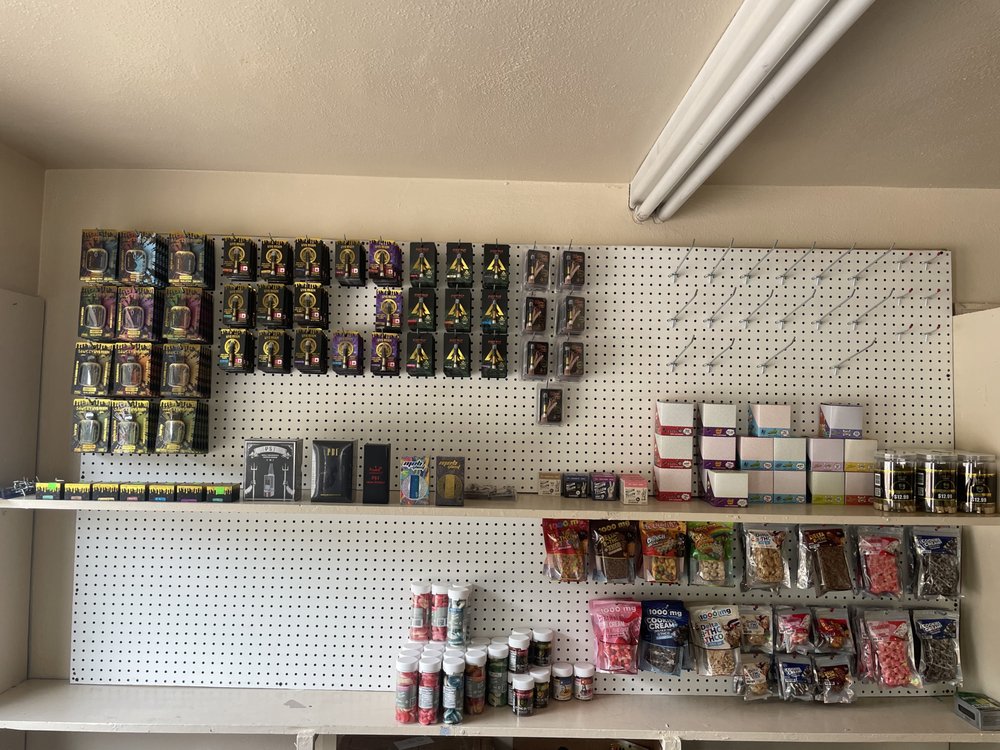 VAPES R US Updated October 2024 34 Photos 815 N Mem Blvd