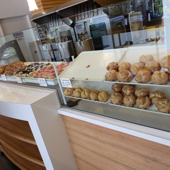 Beard Papa's - Desserts Near Me - Los Angeles, California