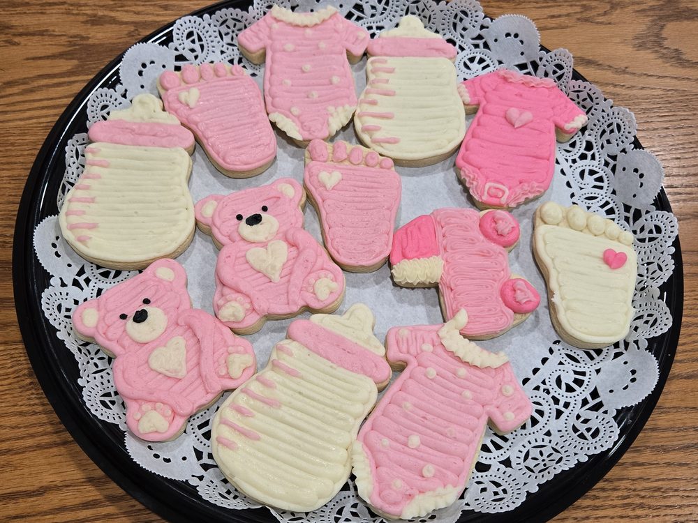 C & M Sweets Logo