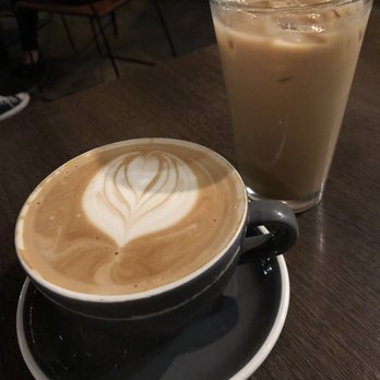 Tout Suite - Hot and iced latte - Cafes Near Me - Houston, Texas