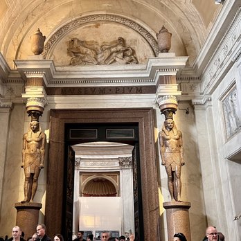 Maya Tours Vatican - Beautiful hallways full of art - Art Tours Near Me - Rome, RM