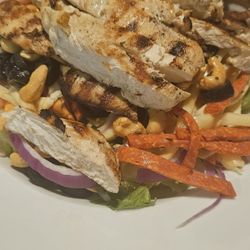 Barnyard and Carriage House - Chicken cashew salad