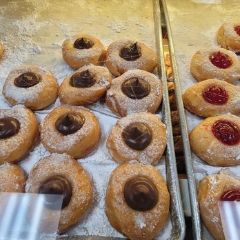 Kamehameha Bakery - Bakeries Near Me - Honolulu, Hawaii