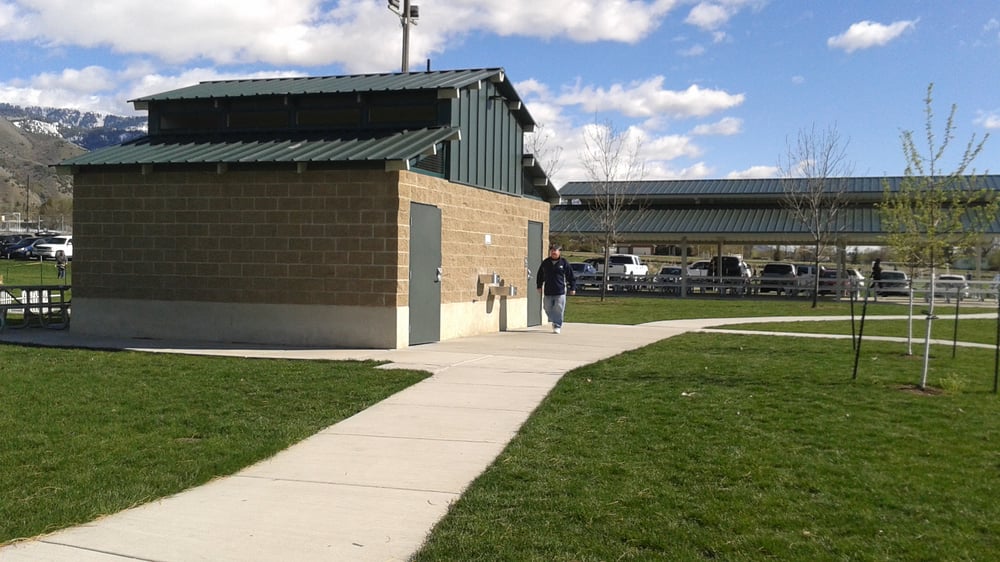 Social spots from Elk Ridge Park