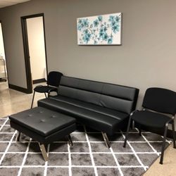 Lice Clinics of America - Kent - Comfortable waiting area while the whole family gets checked and treated! Complete with a coffee bar!