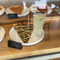 Ollie's Pizza - Margaritas special