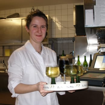 Waldkirch - Veronika der Lenz ist da.   Unsere Veronika ist immer gut drauf! - Wine Bars Near Me - Rhodt, RP
