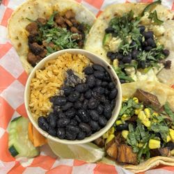 Cosa Sabrosa - Vegan tacos and rice and beans. Yum!