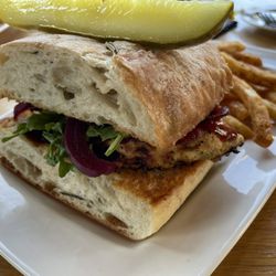 Horizons Restaurant & Lounge - Grilled Chicken Sandwich! ! So delicious and different. .