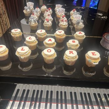 Las Vegas Custom Cakes - Custom Cakes Near Me - Las Vegas, Nevada Las Vegas Custom Cakes - Custom Cakes Near Me - Las Vegas, Nevada